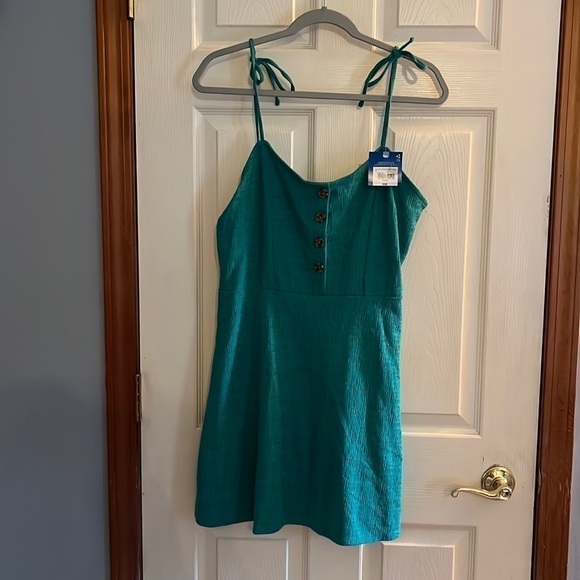 New with tag. Arizona True Ivy green spaghetti strap tie dress size large. - Picture 1 of 5